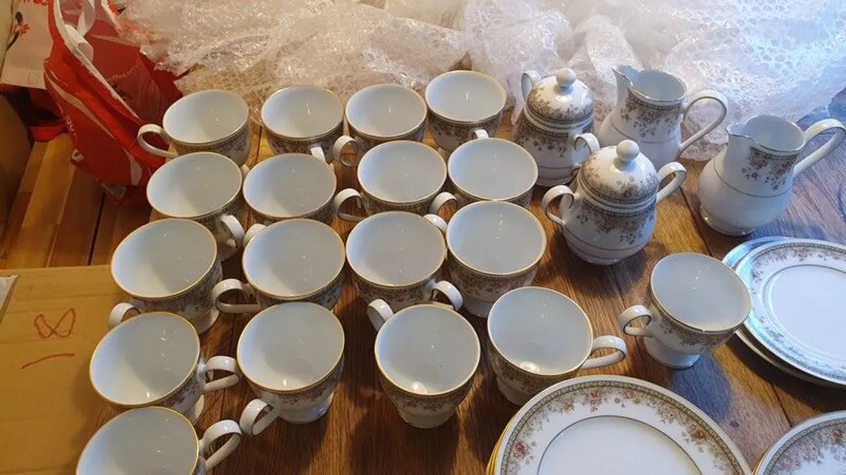 48 piece Noritake Teaset - Image 1