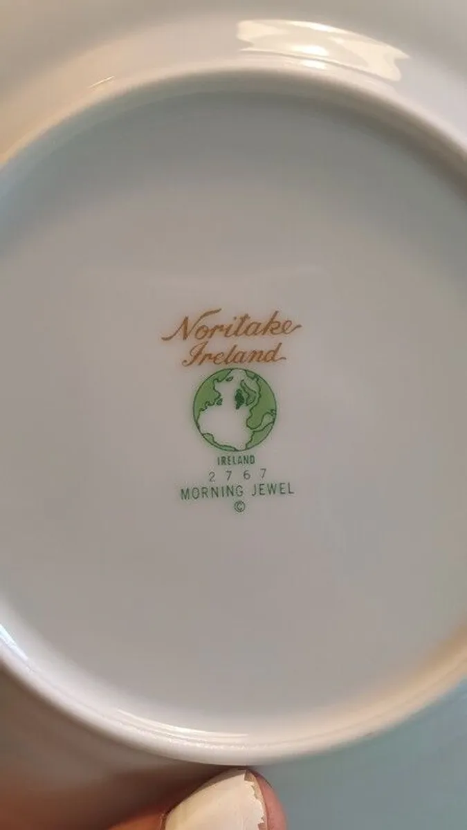 48 piece Noritake Teaset - Image 2