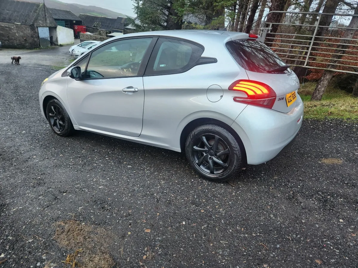 2016 Peugeot 208 - Image 3