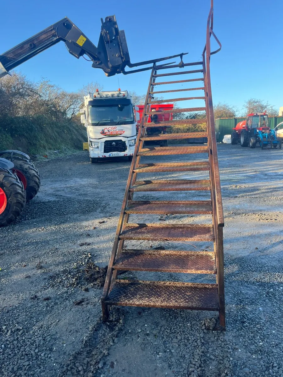 Steel stairs - Image 3