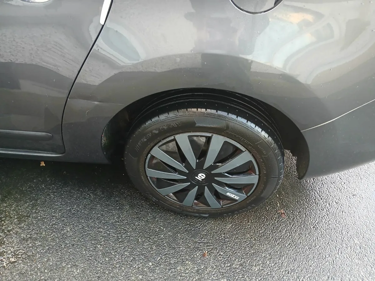 Peugeot 5008 Automatic 2010 1.6 Diesel - Image 3