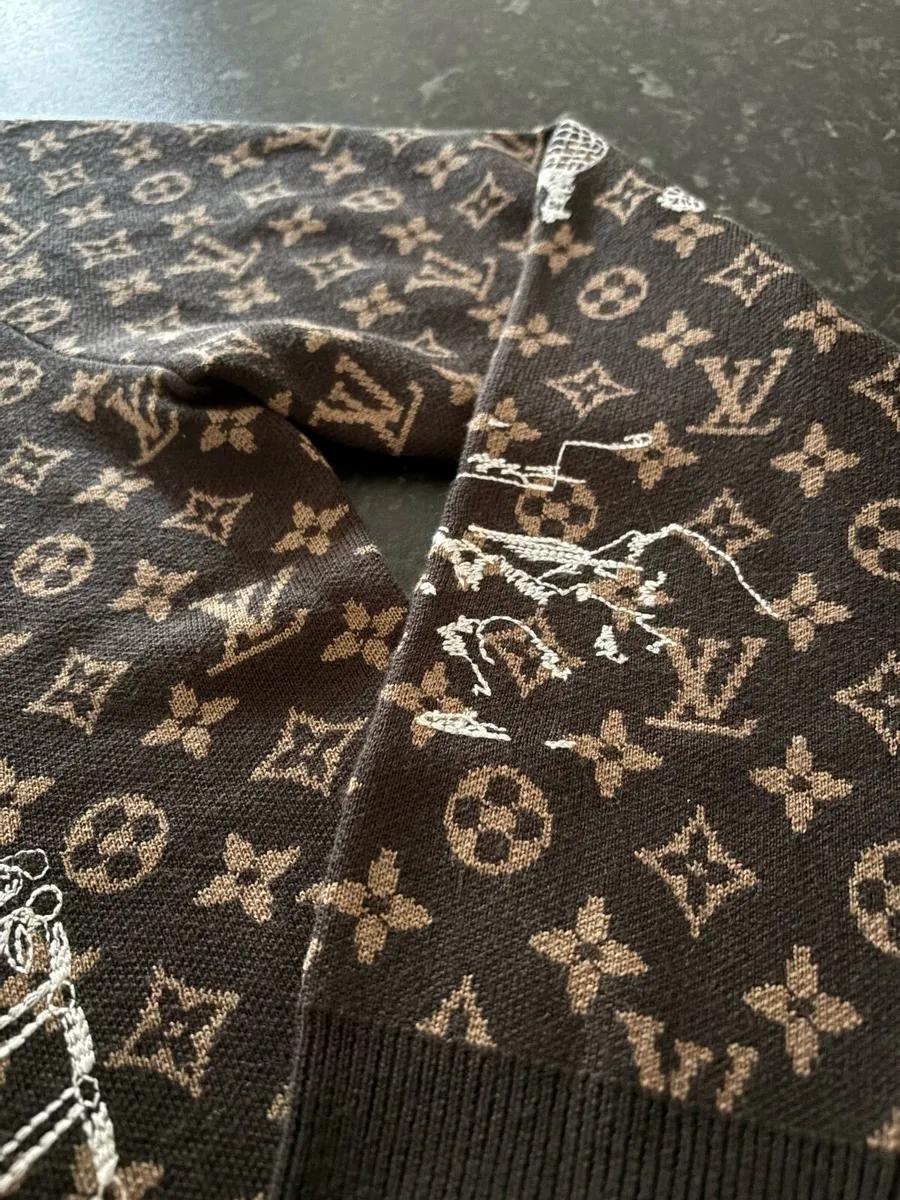 Louis Vuitton Monogram Jumper boxed with Receipt - Image 3