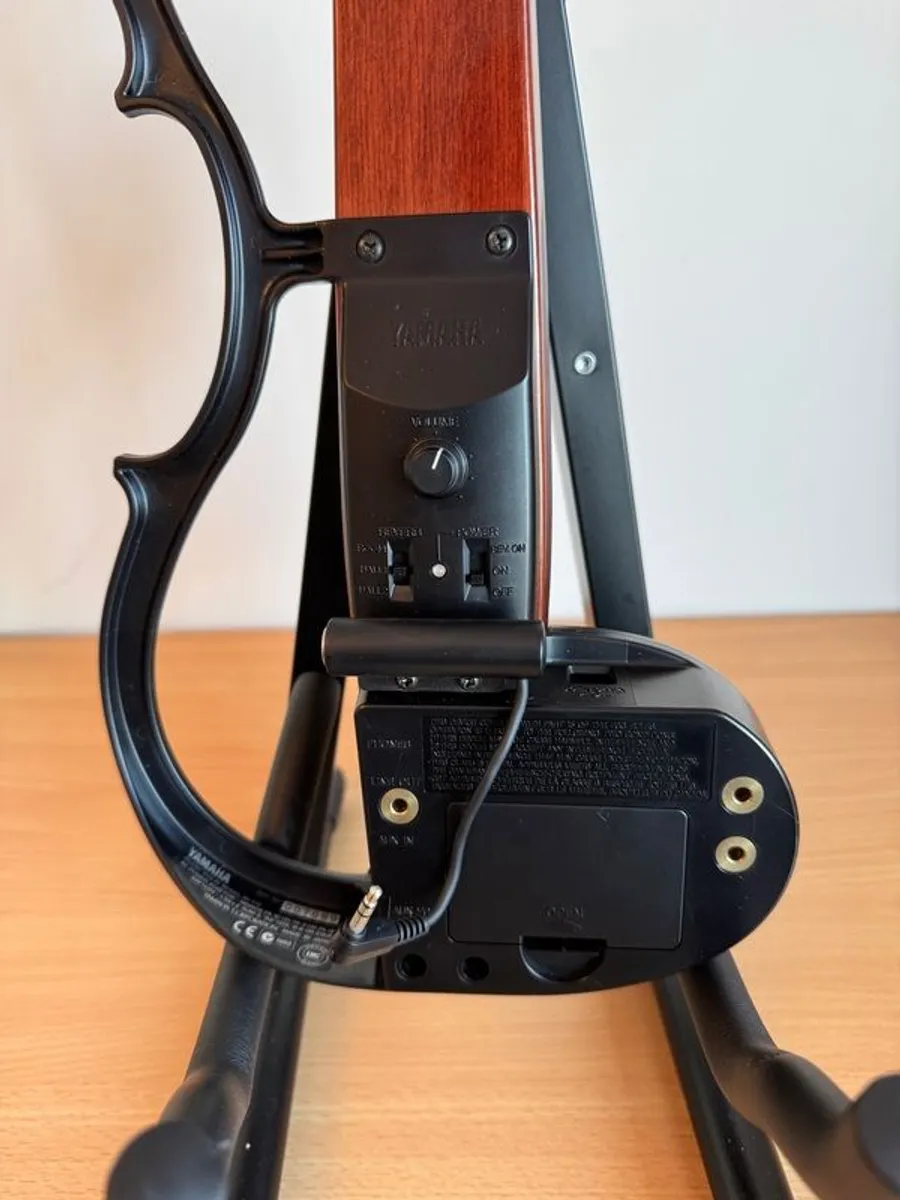 Yamaha SV-110 electric/silent violin - Image 3