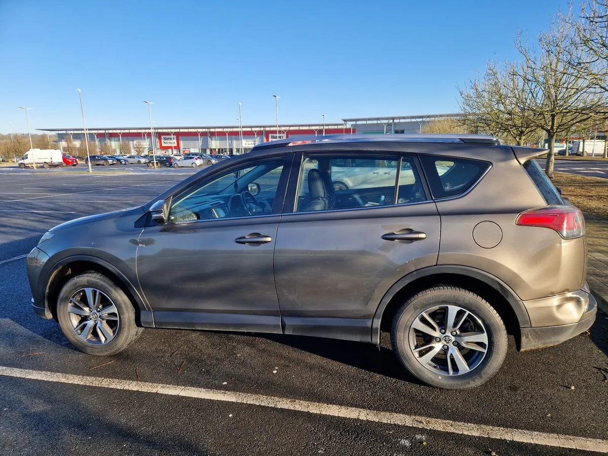 Toyota RAV4 2017 - Image 3