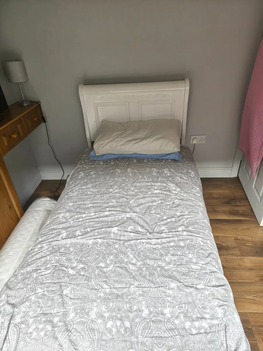 Single bed - Image 3