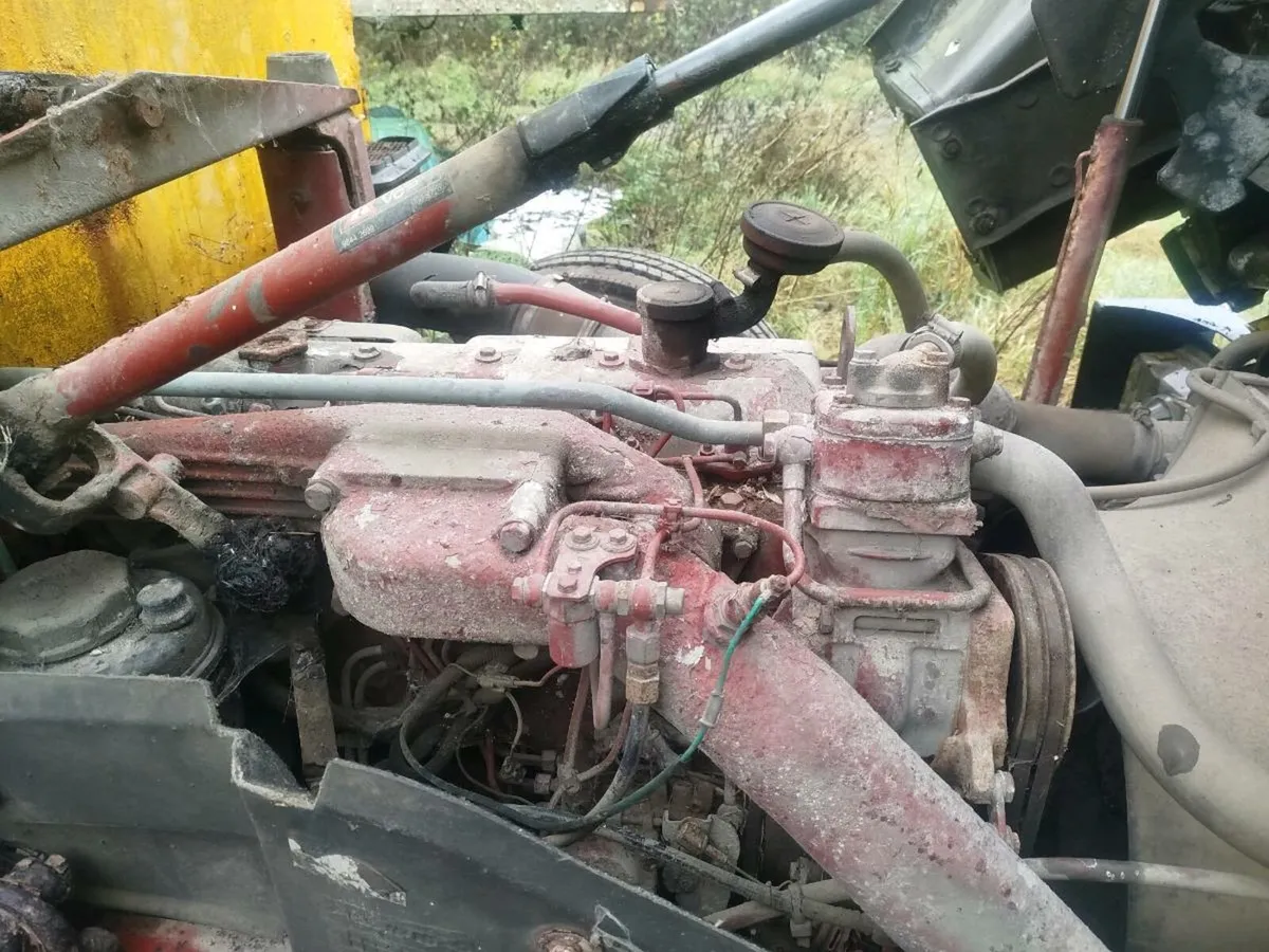 IVECO 6 cylinder engine and gearbox. - Image 1