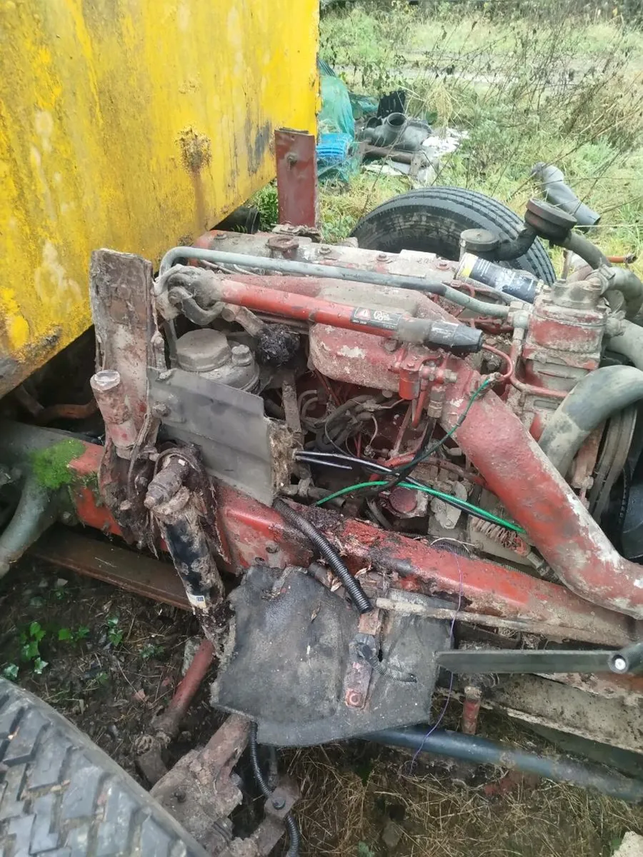 IVECO 6 cylinder engine and gearbox. - Image 2