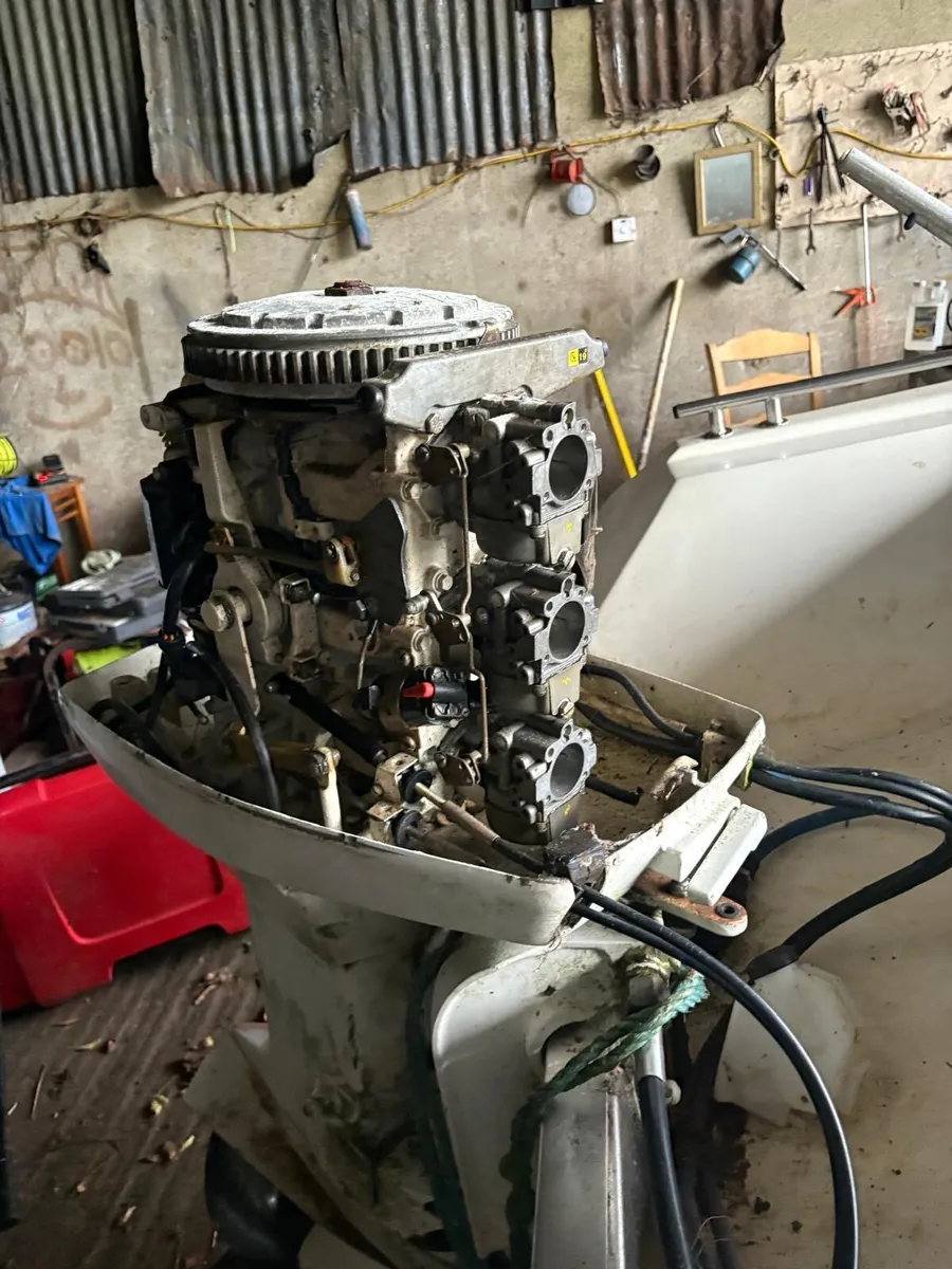 Boat and trailer - Image 3