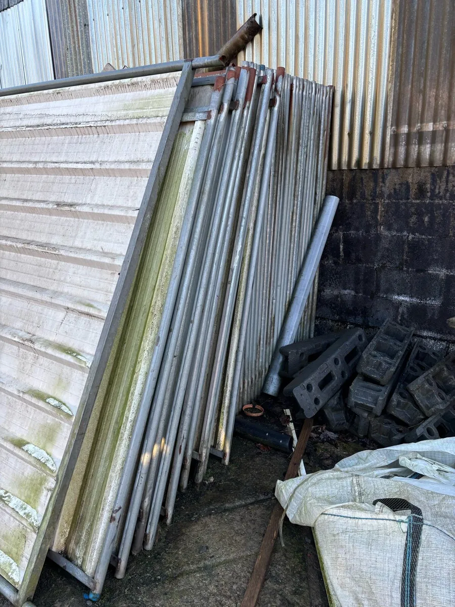 Steel hoarding / fencing - Image 3