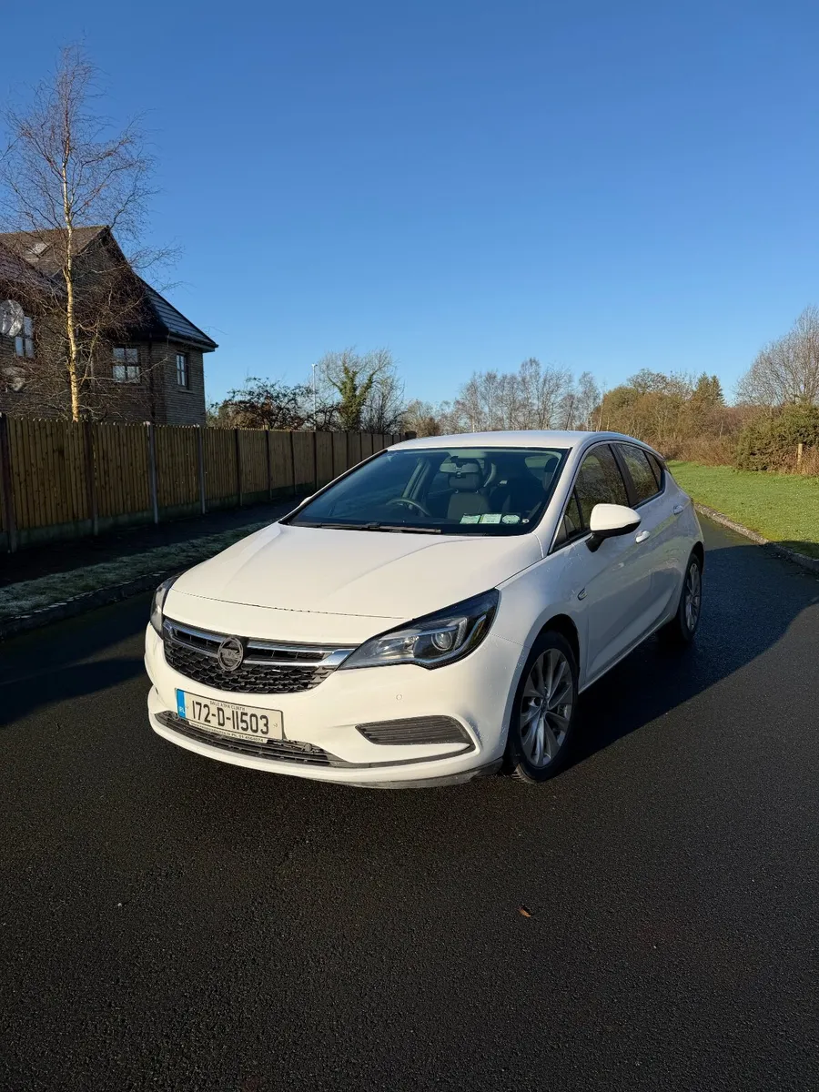Opel Astra 2017 - Image 1