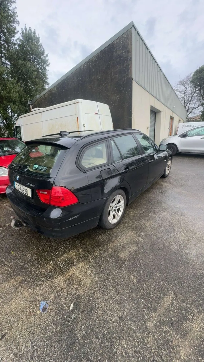 2012 318D Touring - Image 2