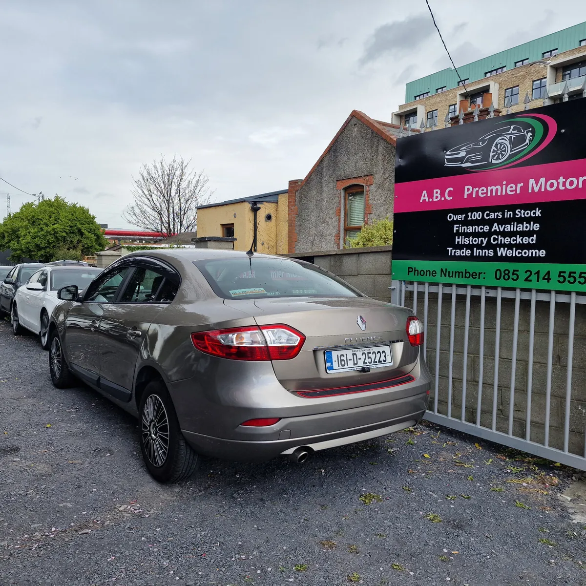 Renault Fluence 2016 Automatic - Image 3