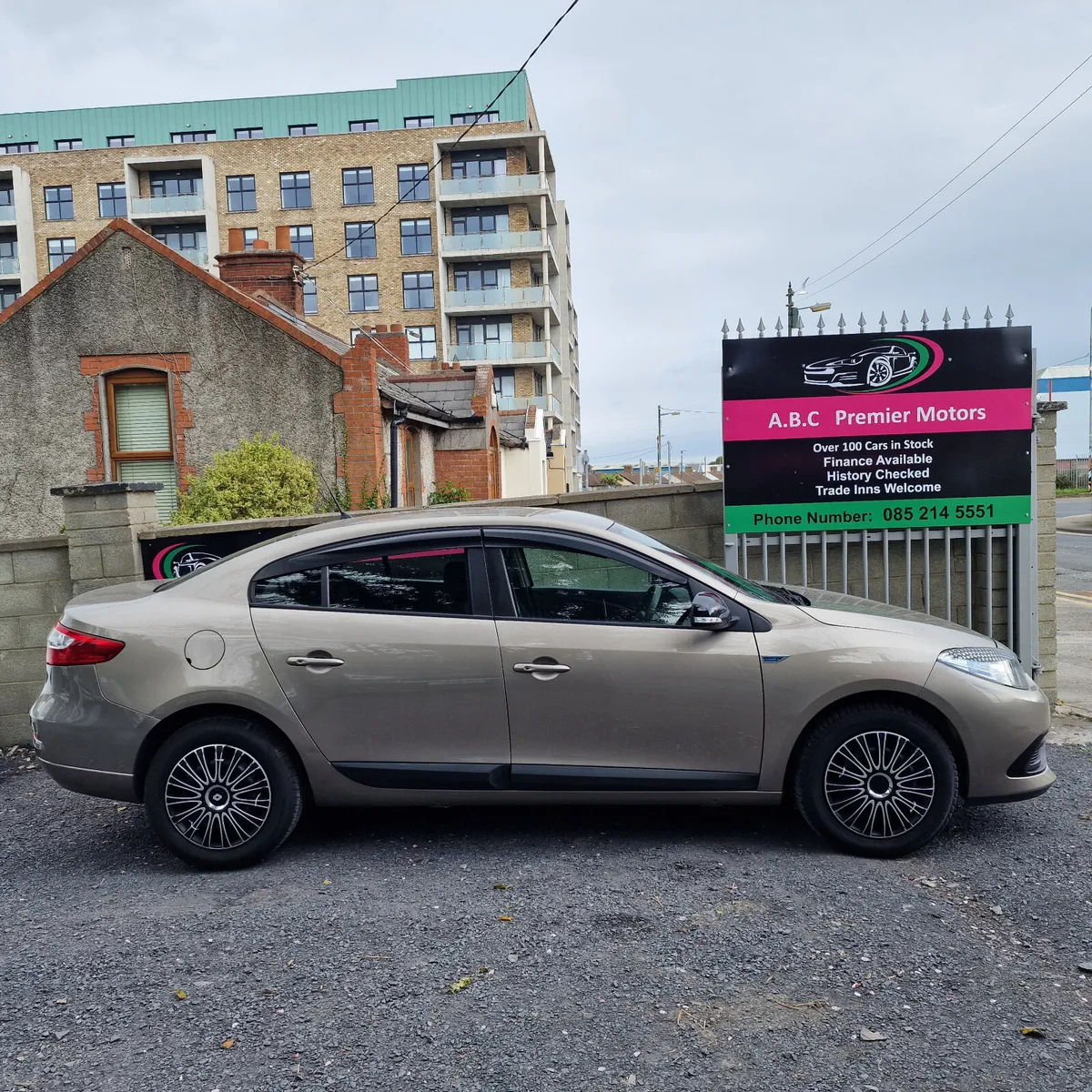 Renault Fluence 2016 Automatic - Image 4