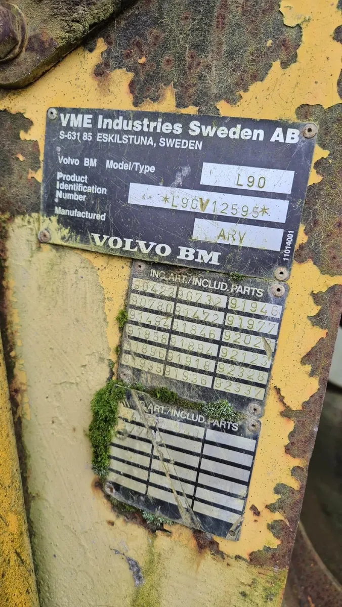 Volvo L90 Loading Shovel - Image 3