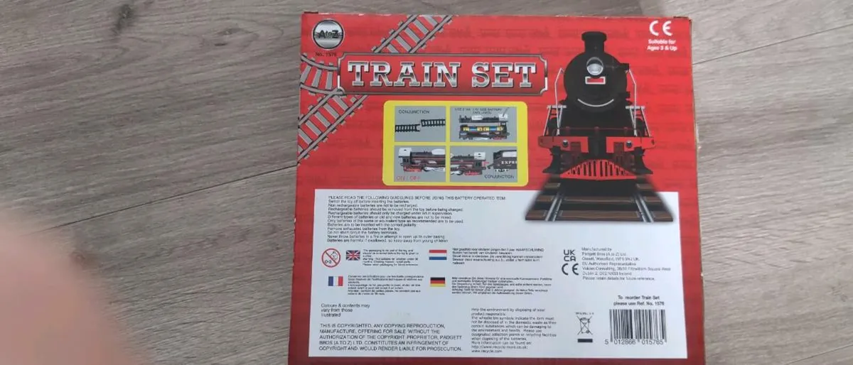 Classic Train set new originally packed - Image 2