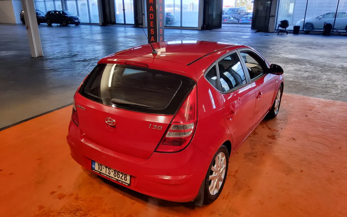 Hyundai i30 2010 - Image 4