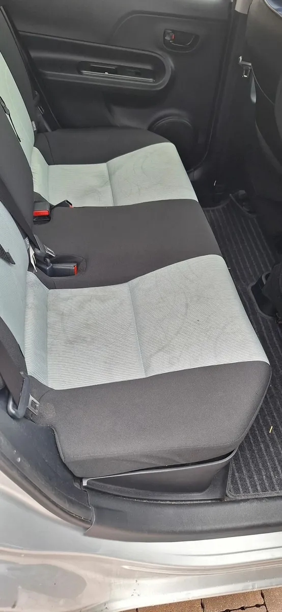 Toyota Aqua 2014 - Image 3