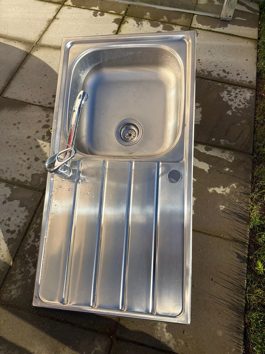 Kitchen sink - Image 1