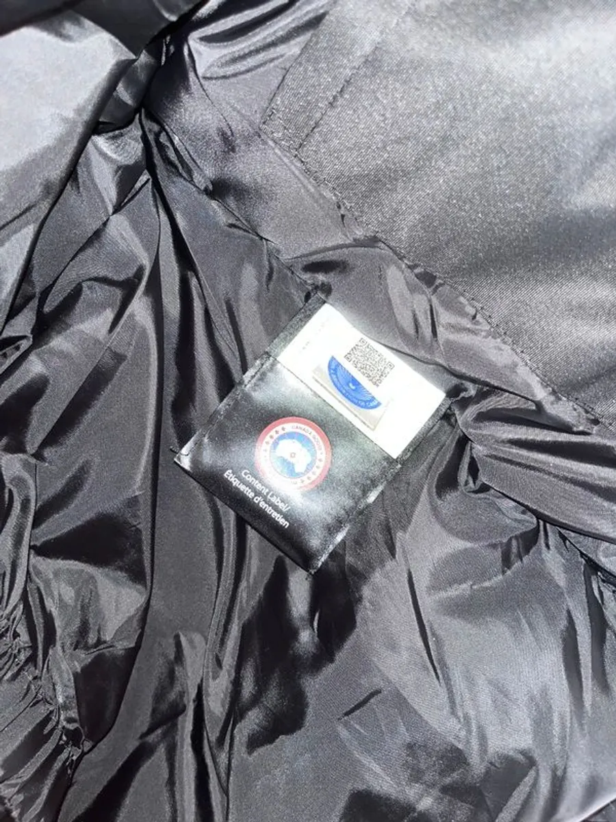 Canada goose jacket - Image 4