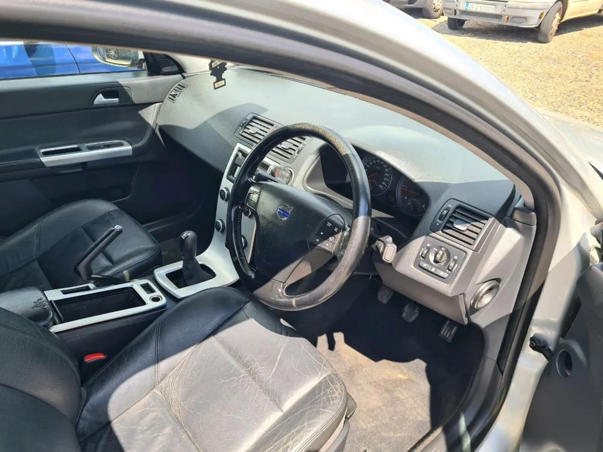 Volvo s40 1.6 diesel - Image 2