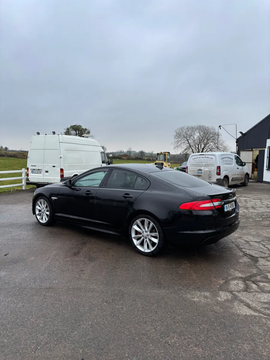 Jaguar XF 2015 - Image 2