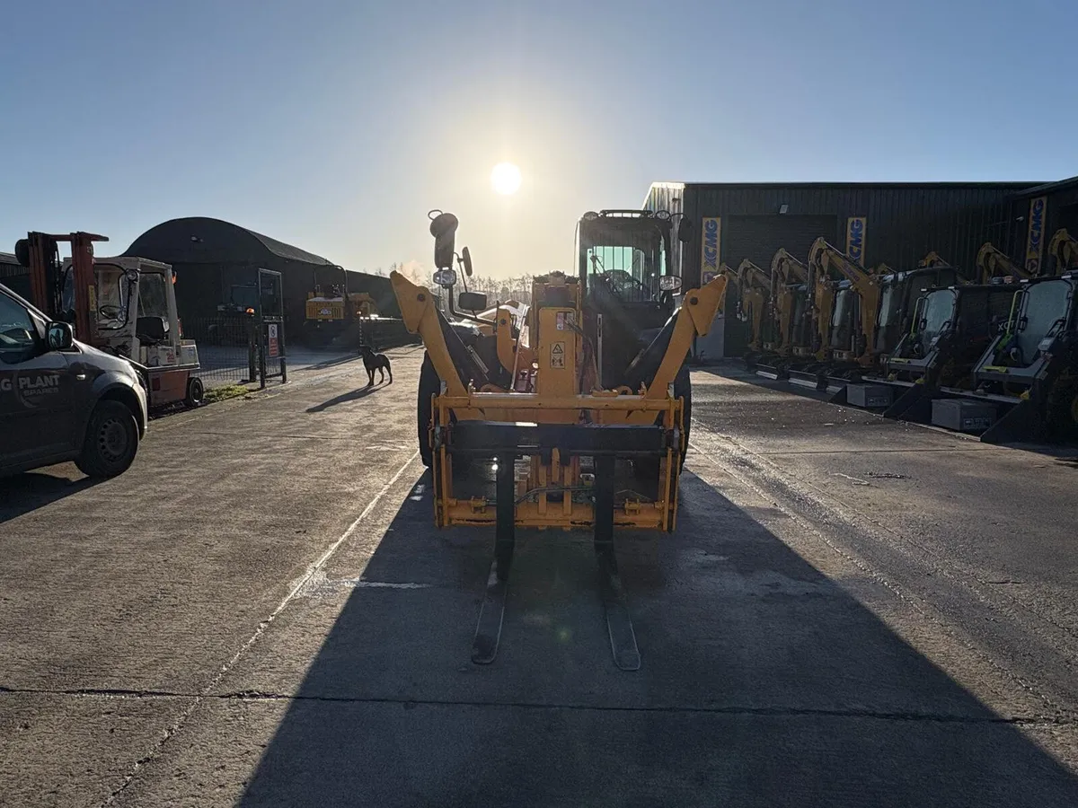 2022 Jcb 540-180 Hi Viz - Image 4