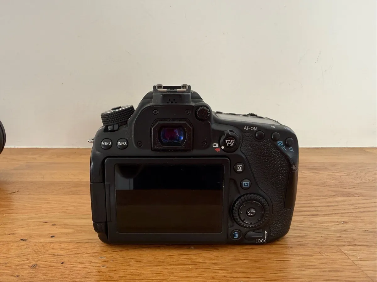 Canon 80D plus lenses wide & Telephoto - Image 3