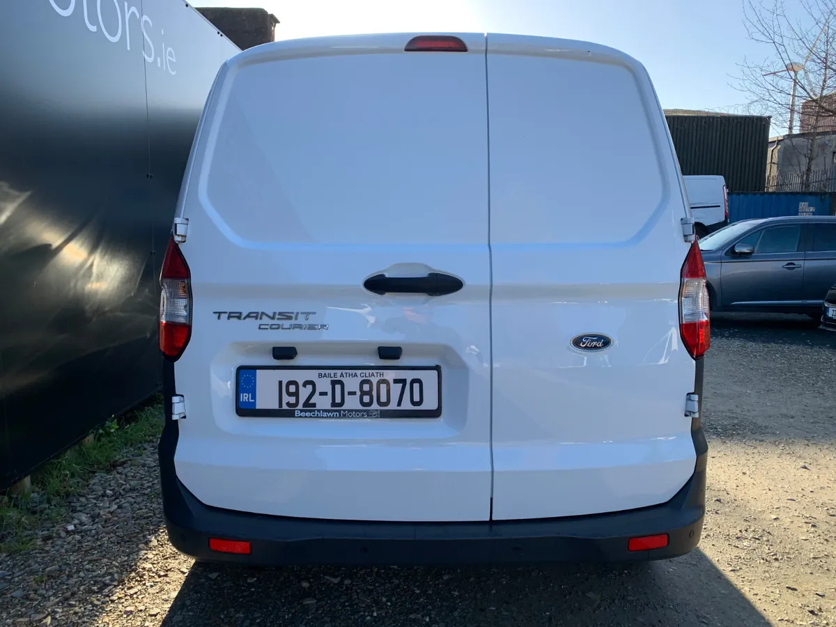 FORD TRANSIT COURIER 1.5 TDCI 6SP TREND - Image 4