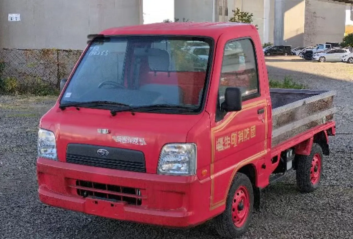 Classic 4 wheel drive Subaru mini fire truck - Image 1