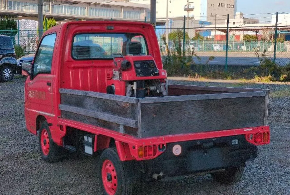 Classic 4 wheel drive Subaru mini fire truck - Image 3