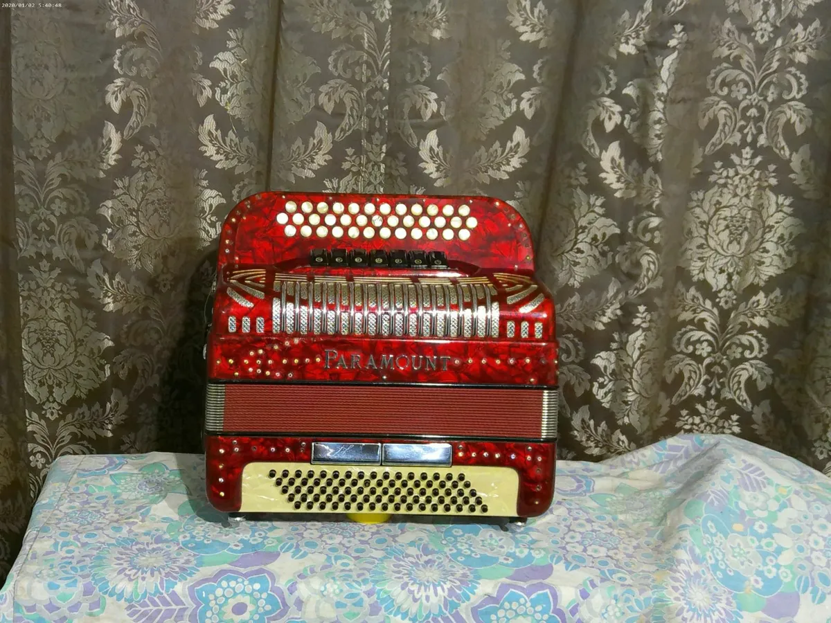 Paramount  3row accordion - Image 1