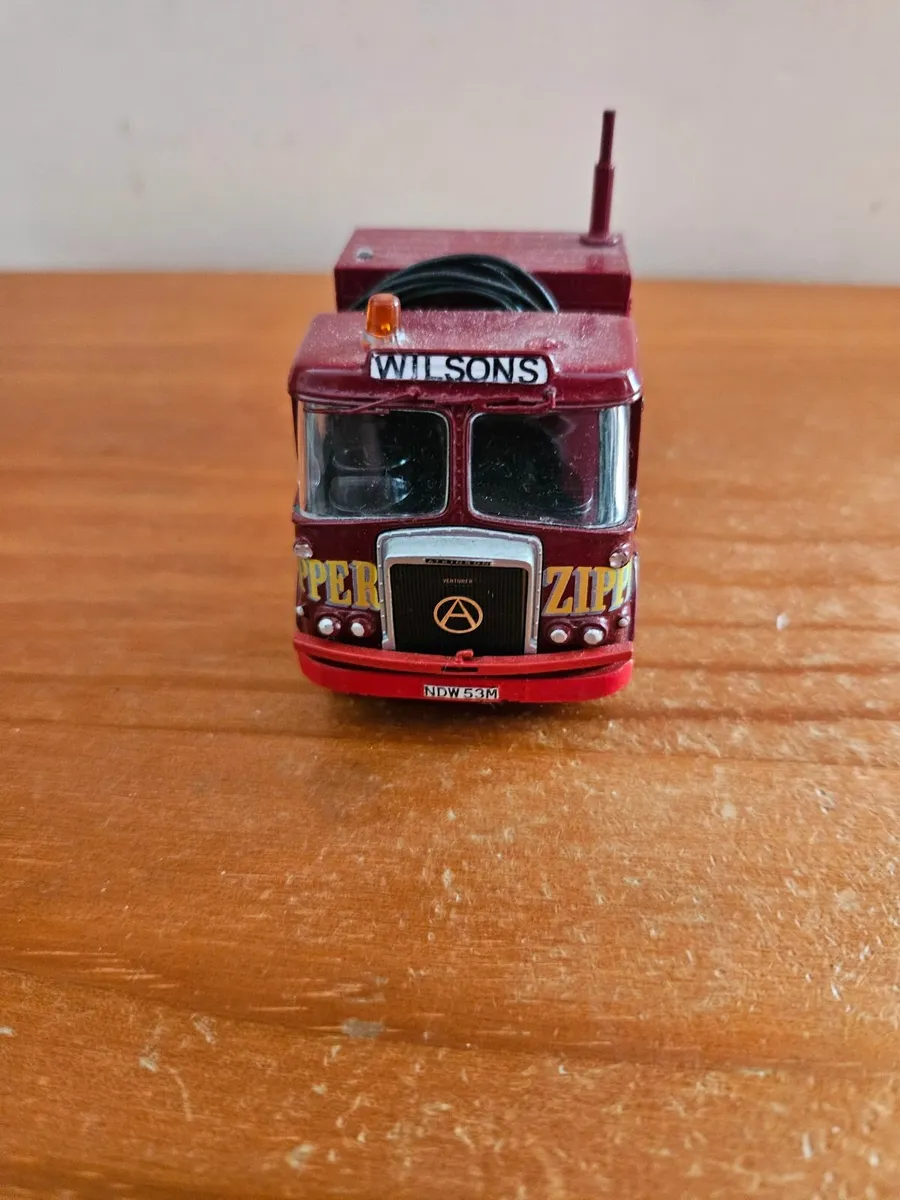 Corgi Circus Fair Ground Showmans Code3 Truck - Image 2