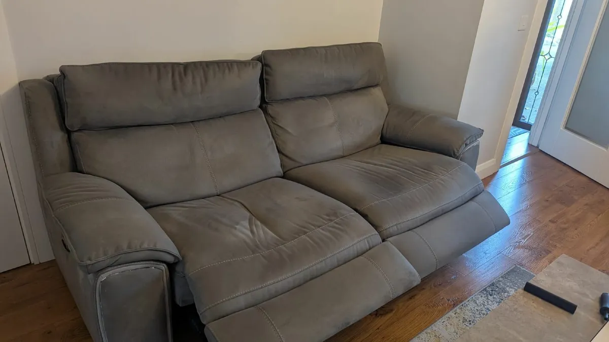 Suite Of Furniture (2 & 3 Seater Power Recliners) - Image 1