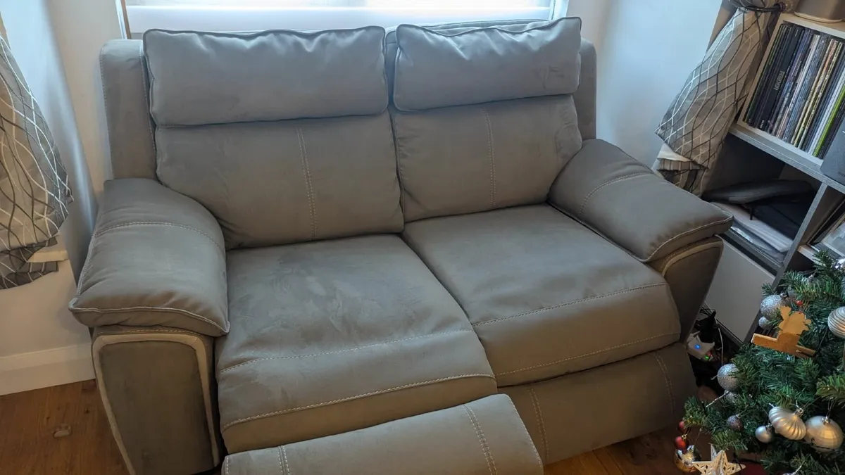 Suite Of Furniture (2 & 3 Seater Power Recliners) - Image 3