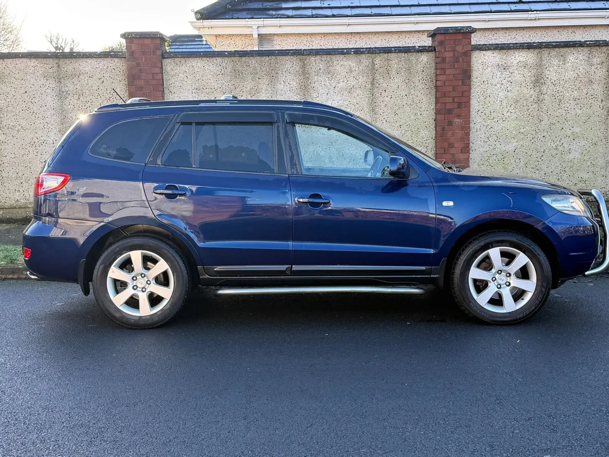 Hyundai Santa Fe 7 seater new Nct - Image 2