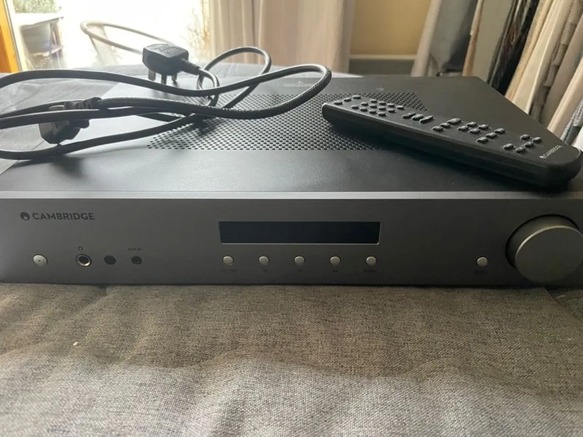 Cambridge AXA35 amplifier - Image 1