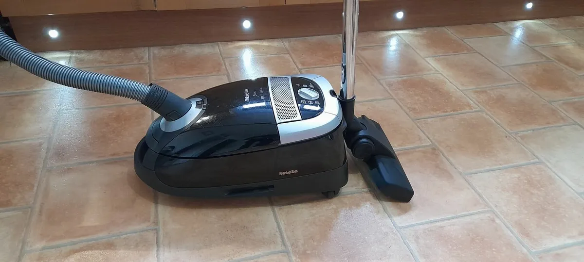 Miele vacuum/Hoover cleaner - Image 1