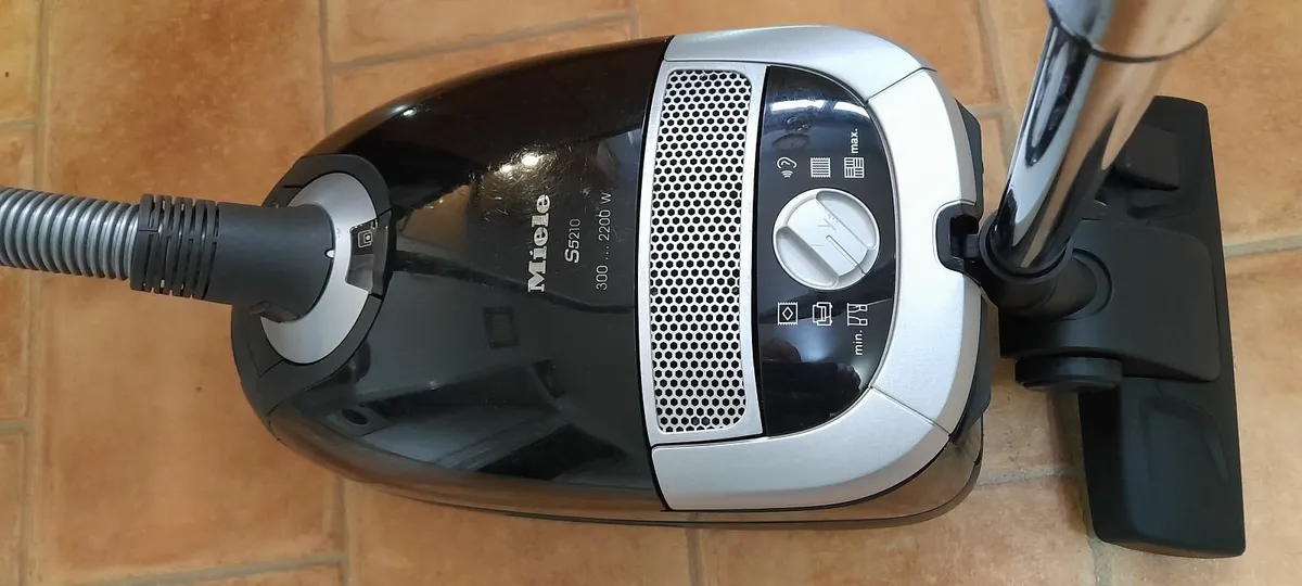 Miele vacuum/Hoover cleaner - Image 3