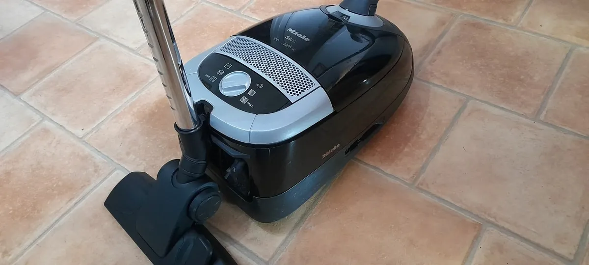 Miele vacuum/Hoover cleaner - Image 4