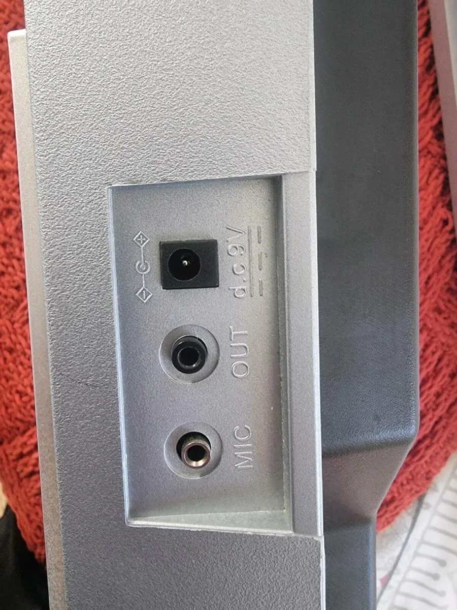 2 piano keyboards - Image 2