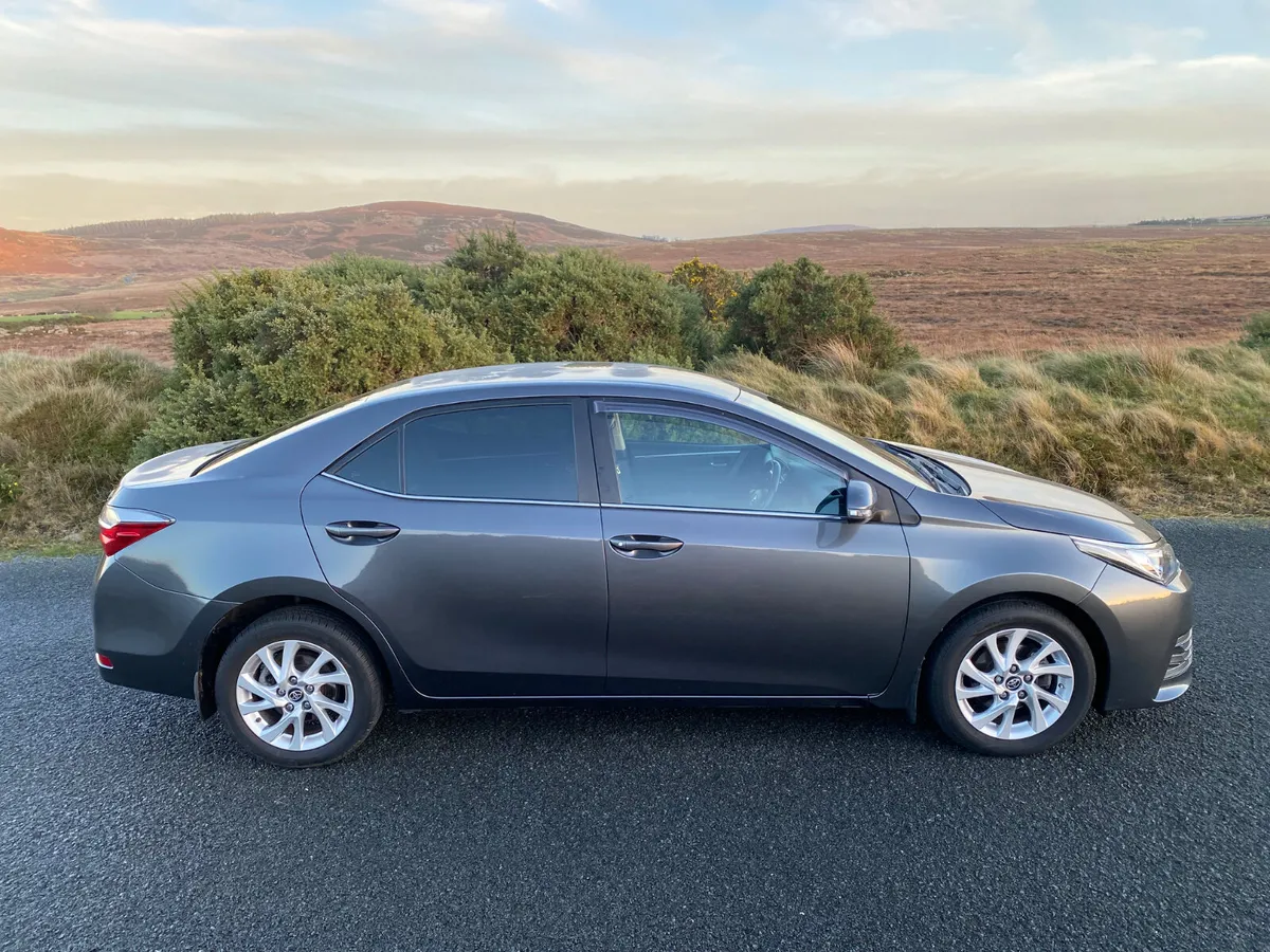 Toyota Corolla 2017 - Image 3