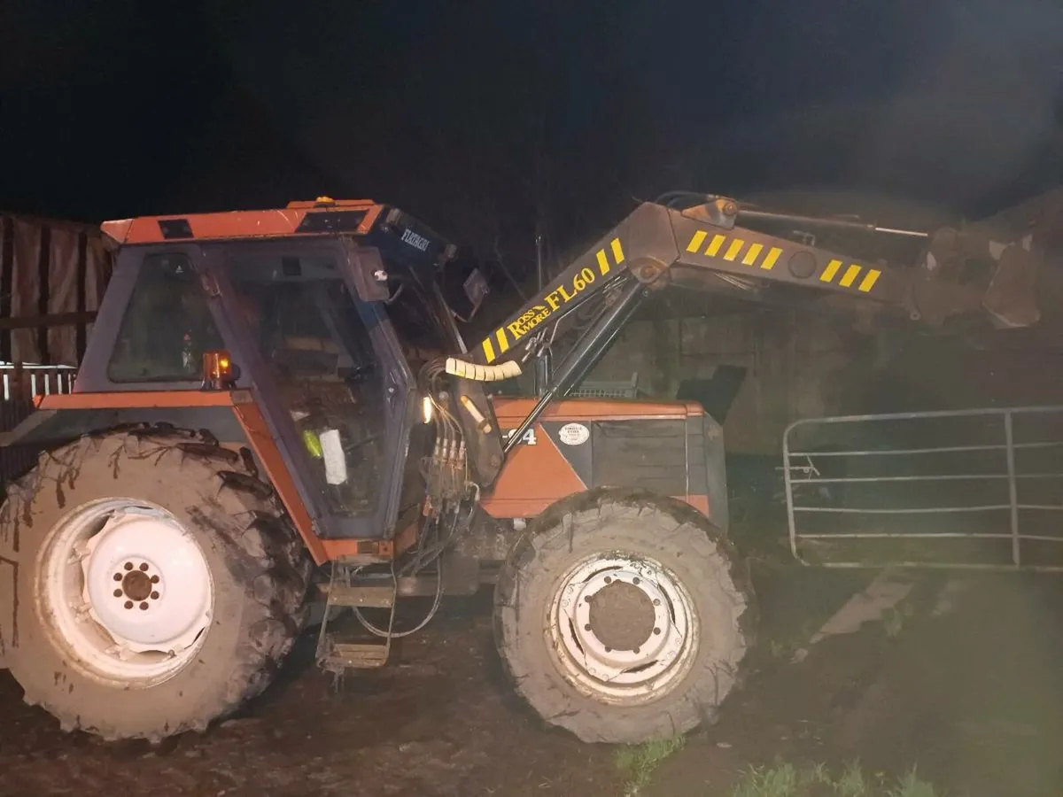 Fiat 82- 94 c/w rossmore loader - Image 4