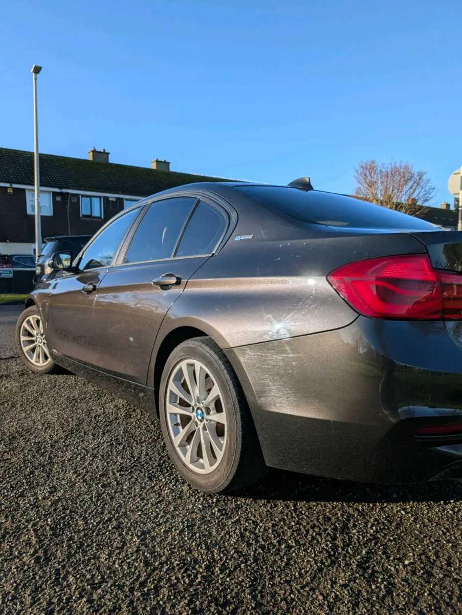BMW 3-Series 330E Hybrid Auto - Image 4