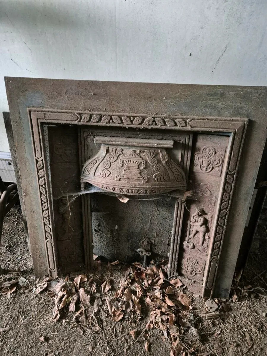 Cast iron fireplace - Image 1