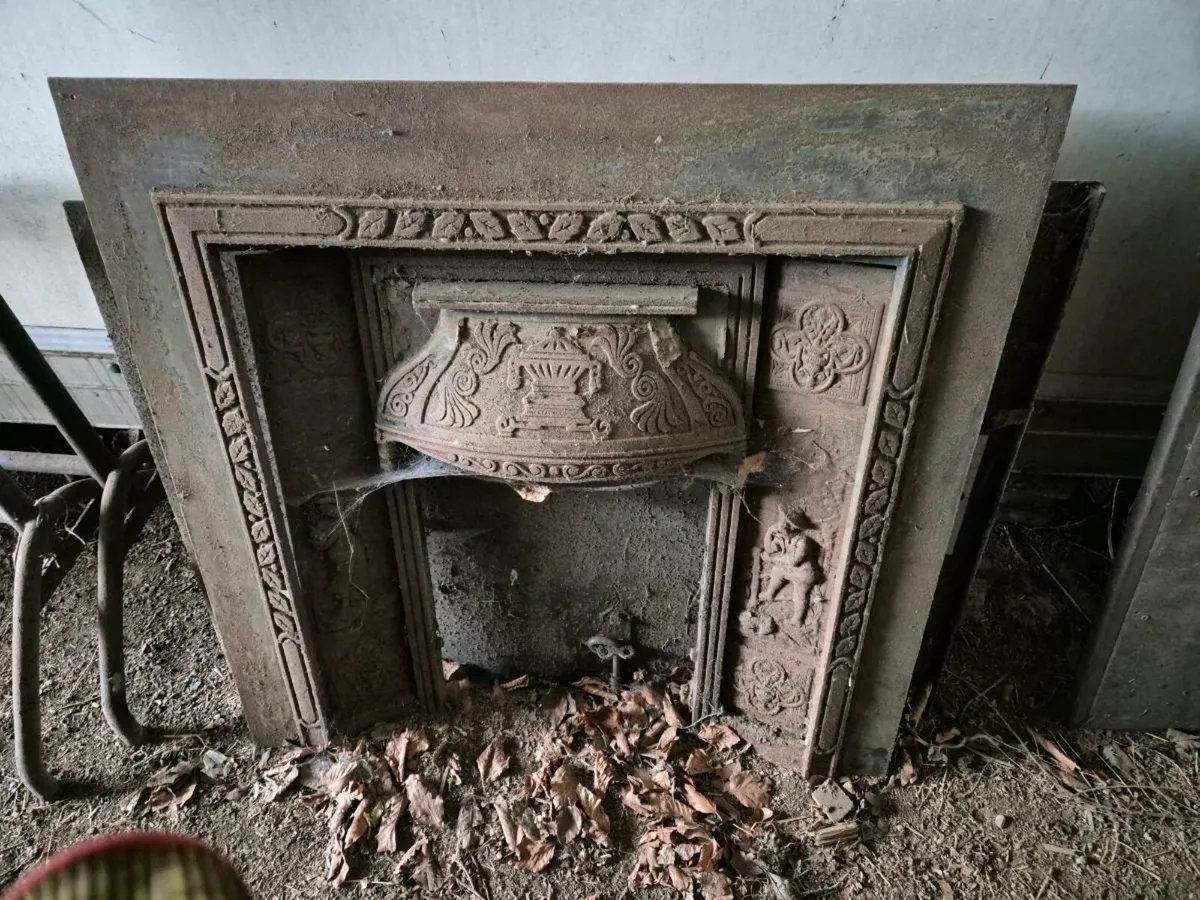 Cast iron fireplace - Image 4