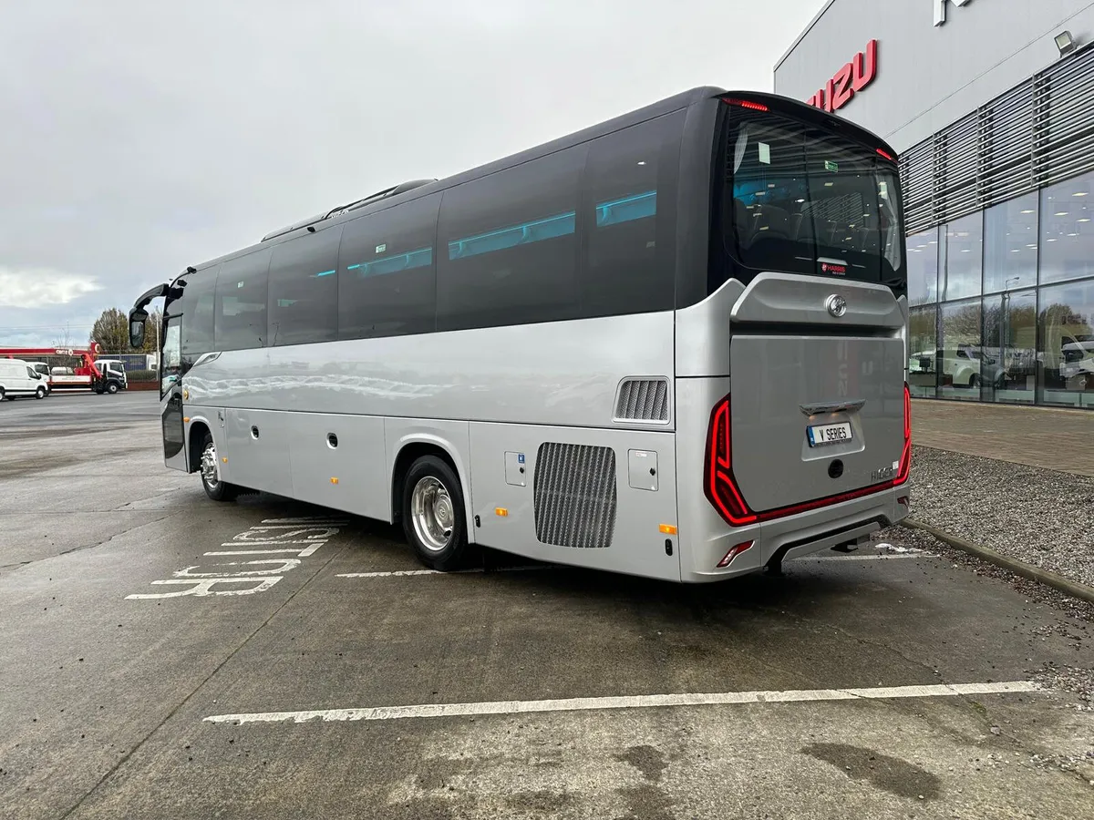 New Higer V Series - V10 ( 43 plus Guide ) - Image 3