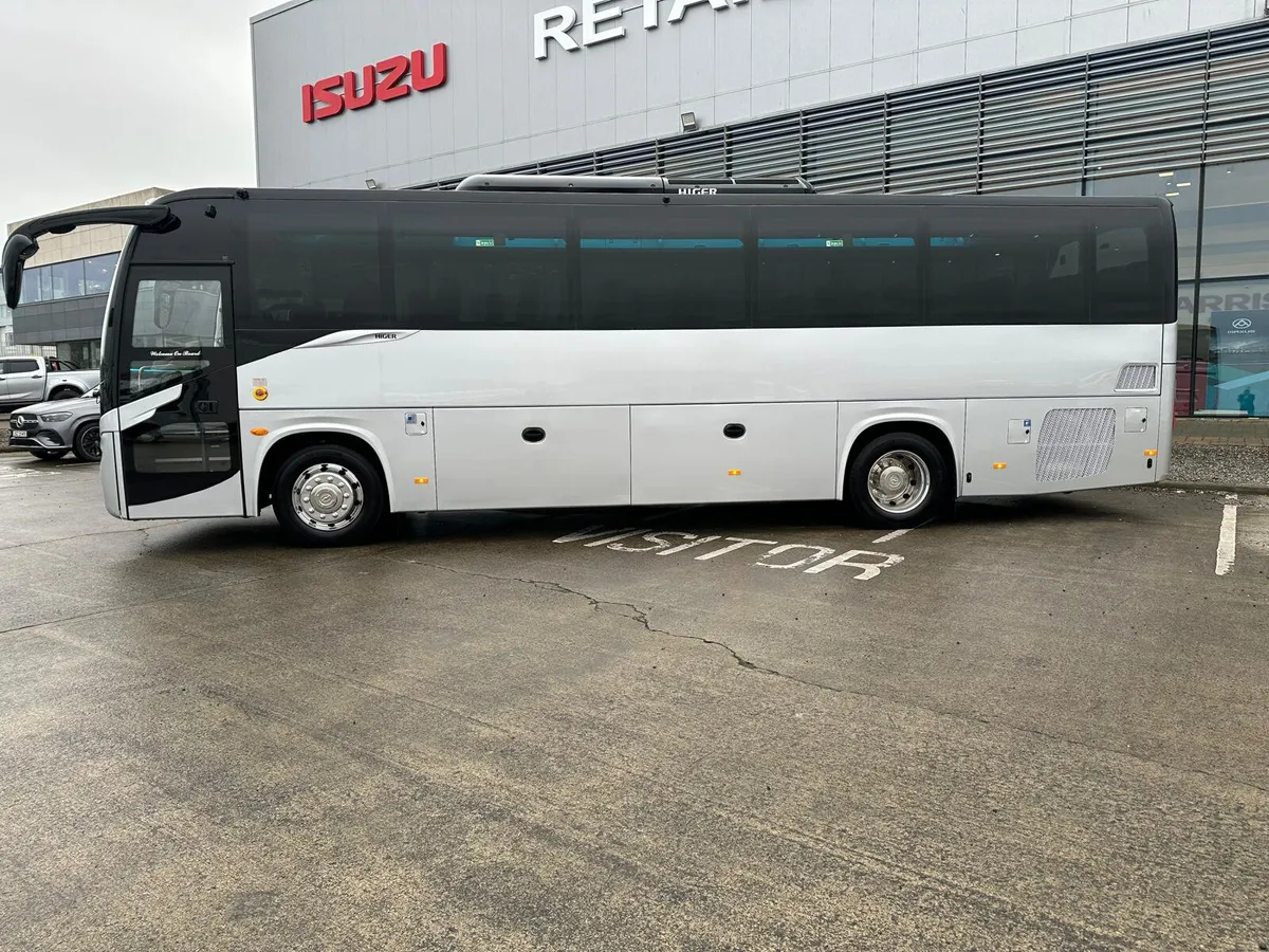 New Higer V Series - V10 ( 43 plus Guide ) - Image 2