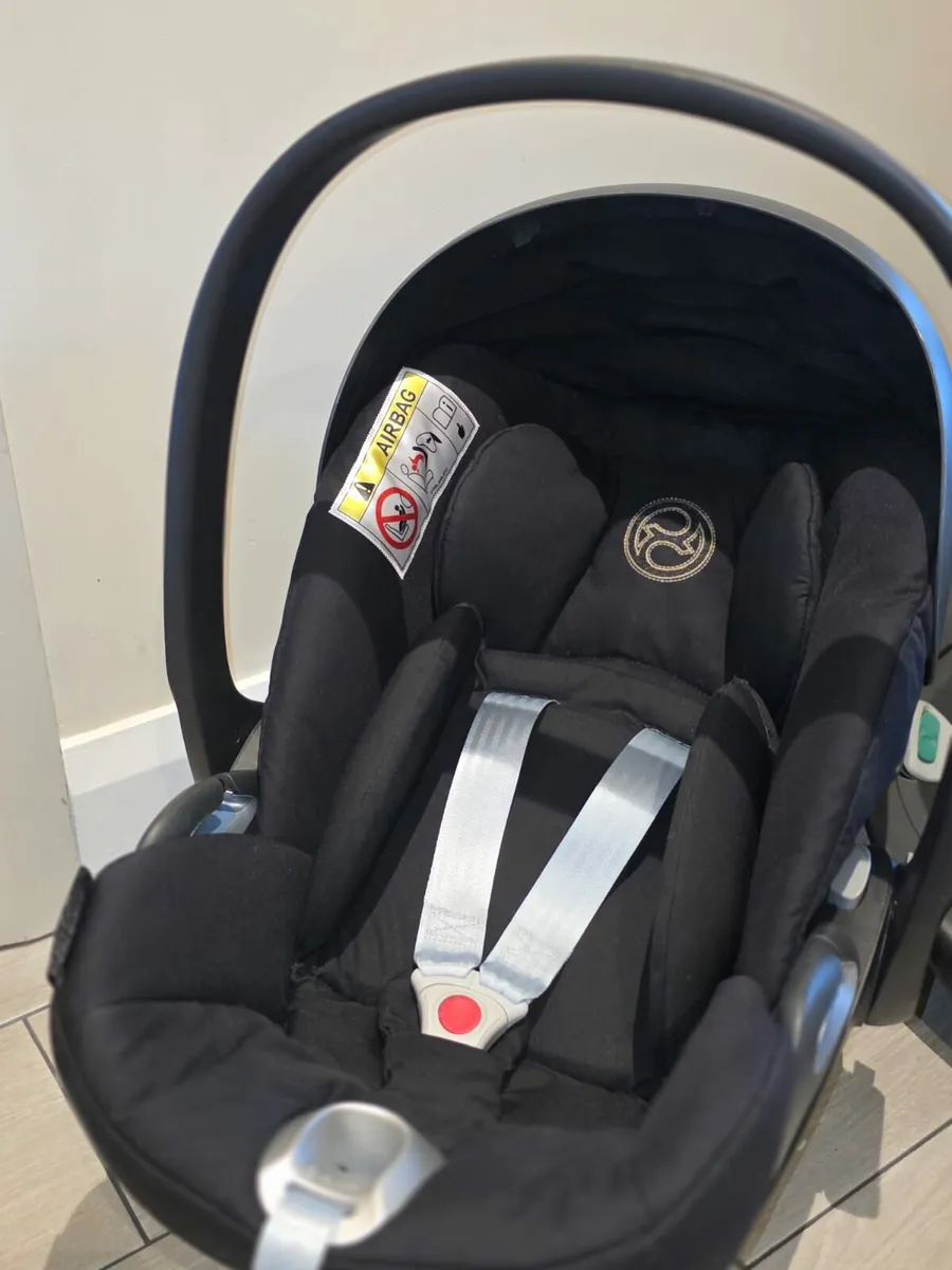 Spotless Cybex reclining car seat and Swivel ISOfi - Image 3