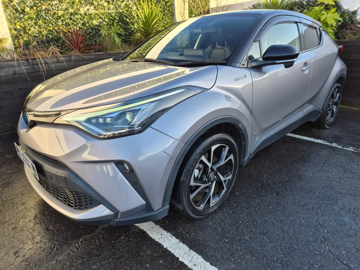 Toyota C-HR 1.8 HYBRID / SOL G-PACK / LOW MILEAGE - Image 3