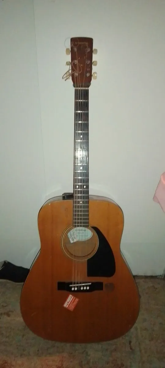 guitar - Image 1